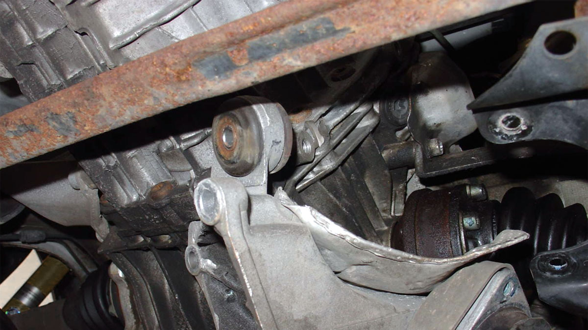 6 Tanda Pemasangan Transmisi Gagal (Dan Kos Penggantian)